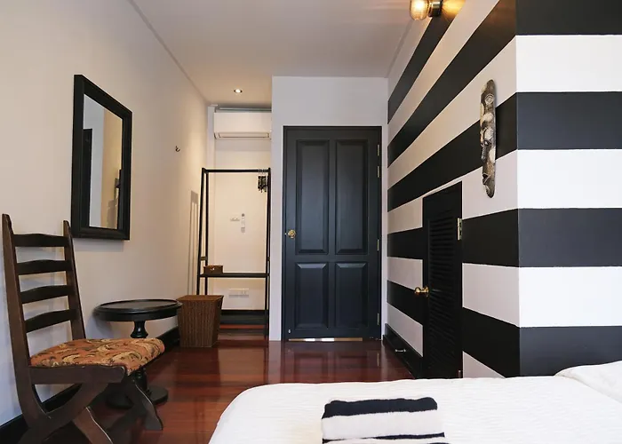 Stylist Siamese Design House Steps To Chinatown - Self Check In 曼谷